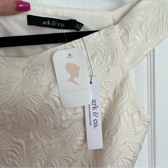 Short formal dress - Picture 3 of 5